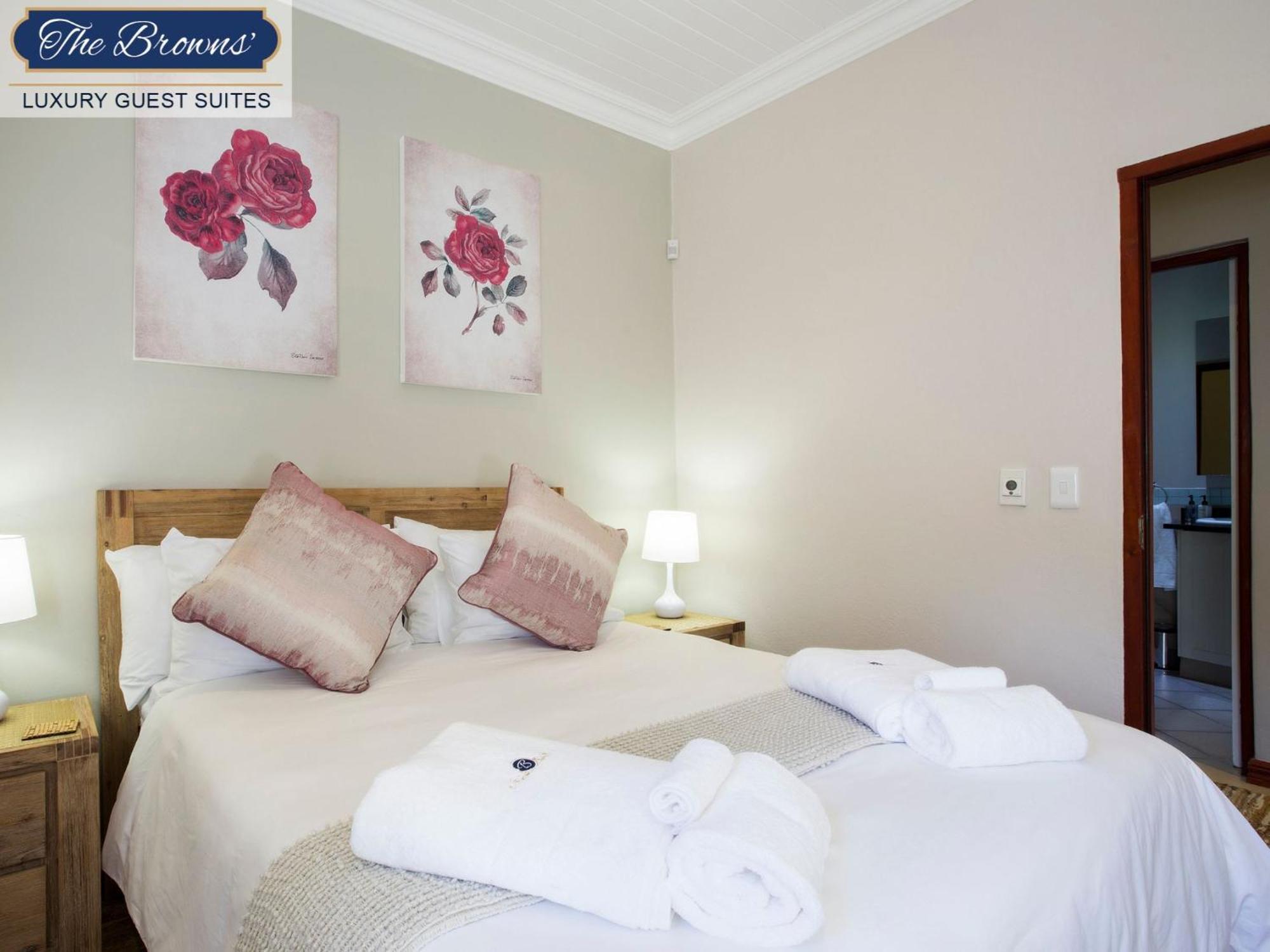 The Browns' Luxury Suites & Cottage 덜스트룸 외부 사진