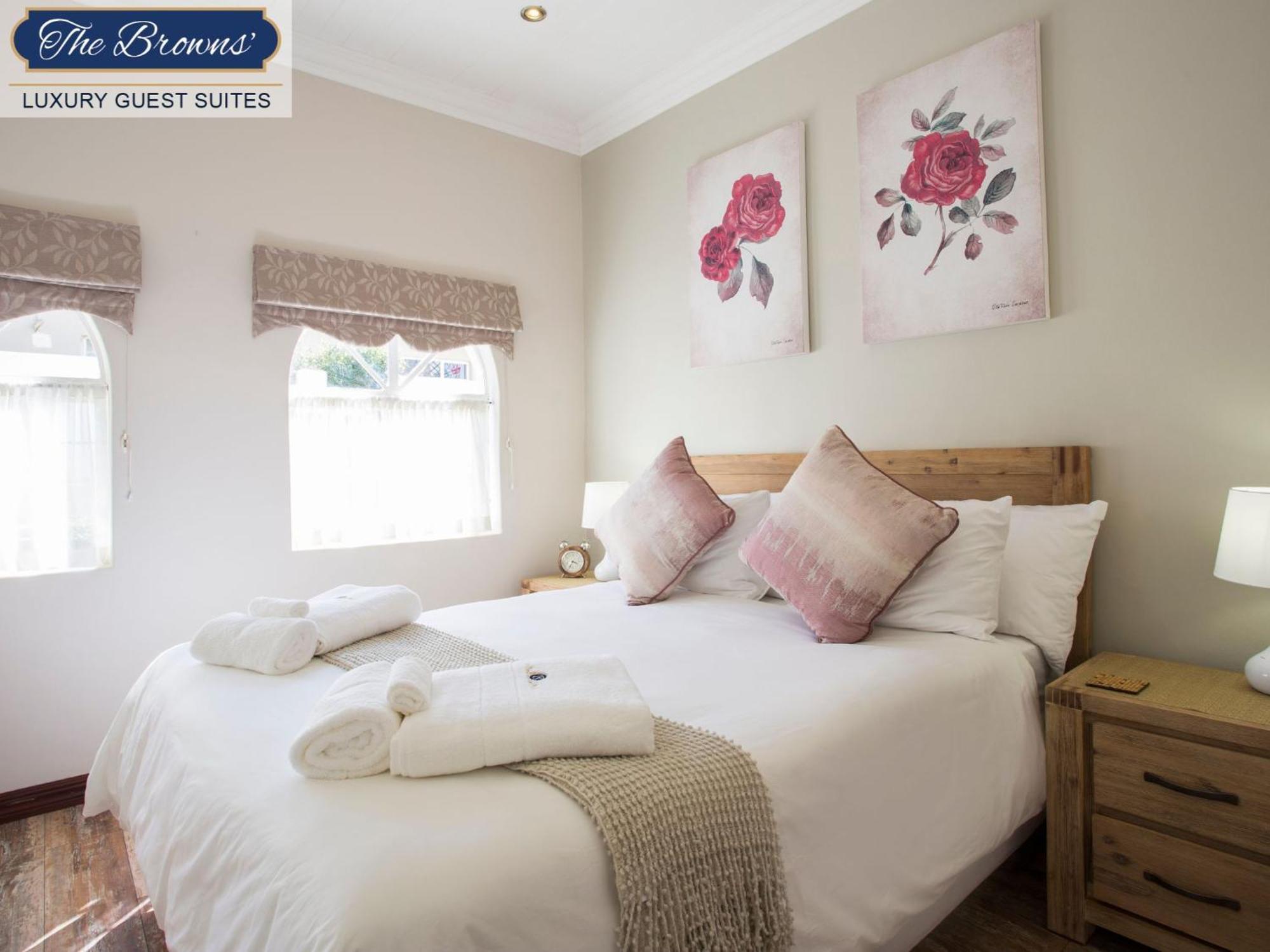 The Browns' Luxury Suites & Cottage 덜스트룸 외부 사진