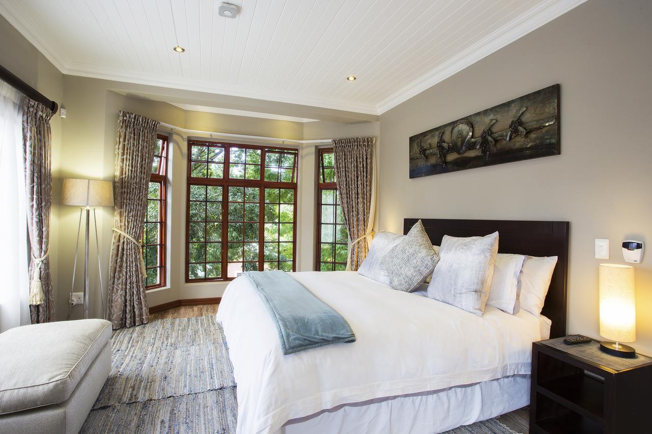 The Browns' Luxury Suites & Cottage 덜스트룸 외부 사진